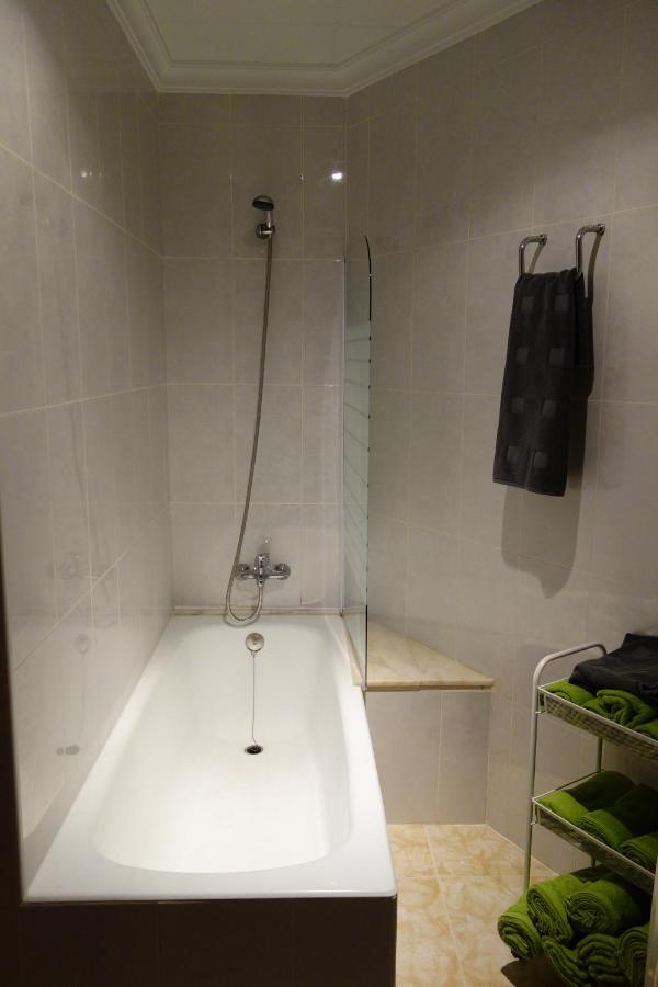 Ground Floor Apartment With 2Bdr And Private Parking Вінарос Екстер'єр фото